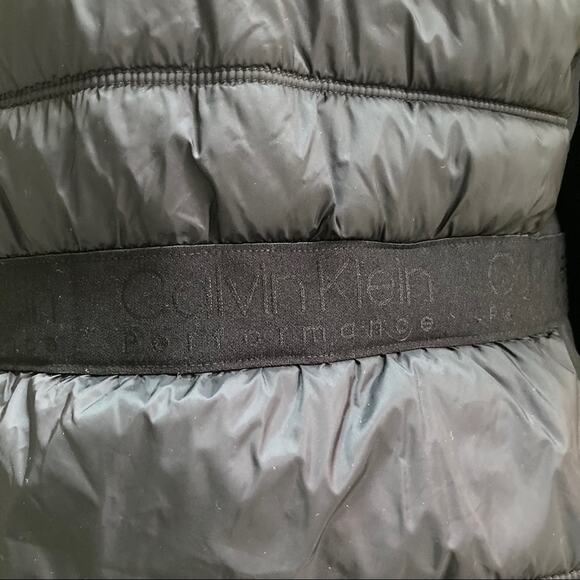Calvin Klein black ‘Performance’ hooded puffer (S) - Picture 6 of 10
